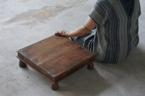 India tribal low tea table ① | TABULE アジアのアンティーク家具