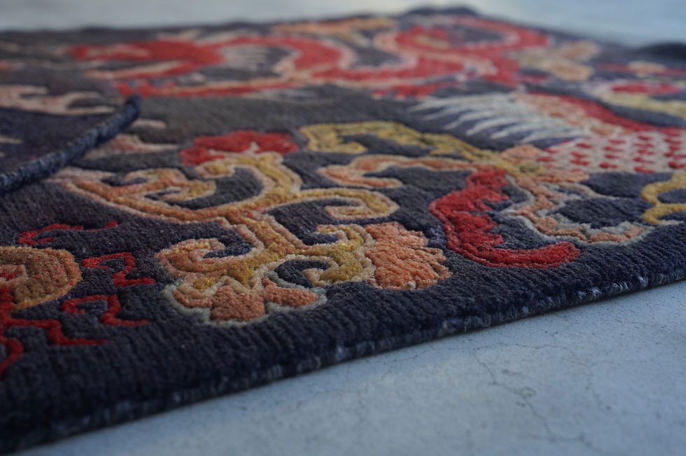 サムネイル： Old Tibetan Rug Dragon and Phoenix