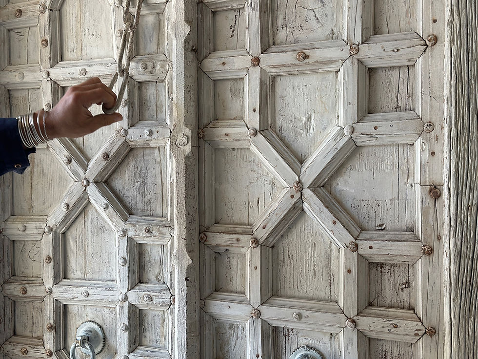 サムネイル： india antique wooden door