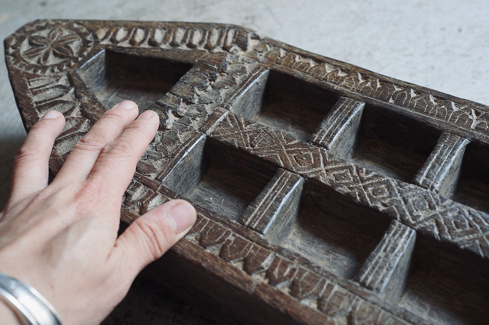 サムネイル： india antique tribal wooden item n