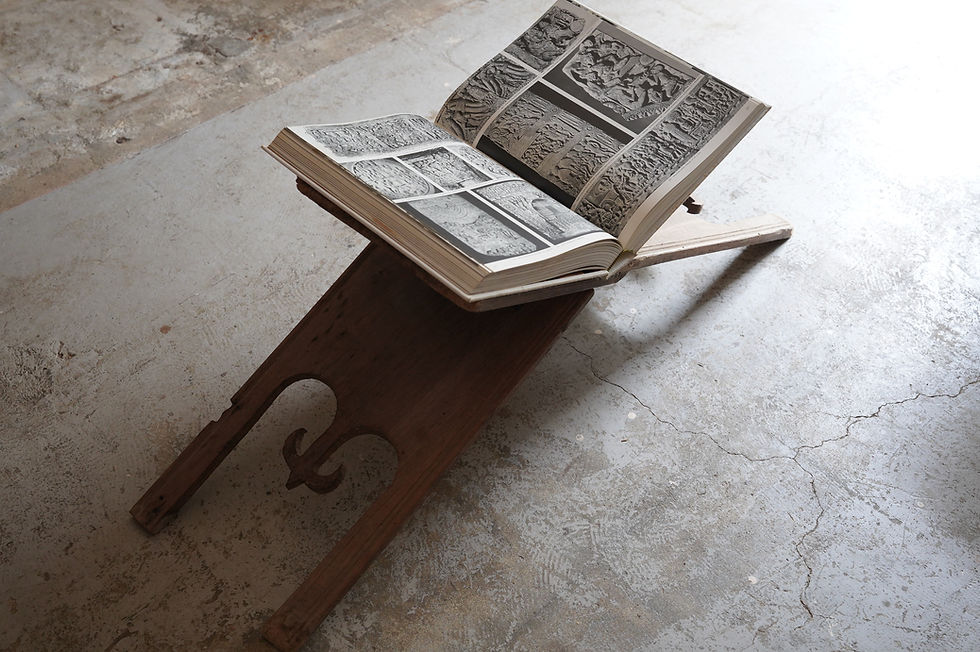 サムネイル： Turkish antique wooden chuch book stand
