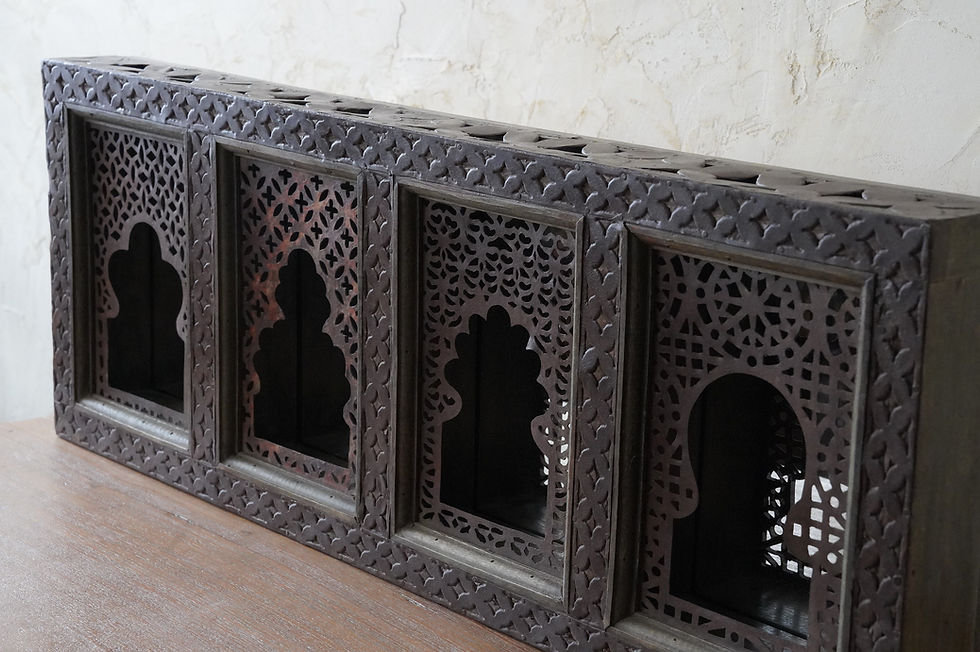 サムネイル： India antique iron panching showcase