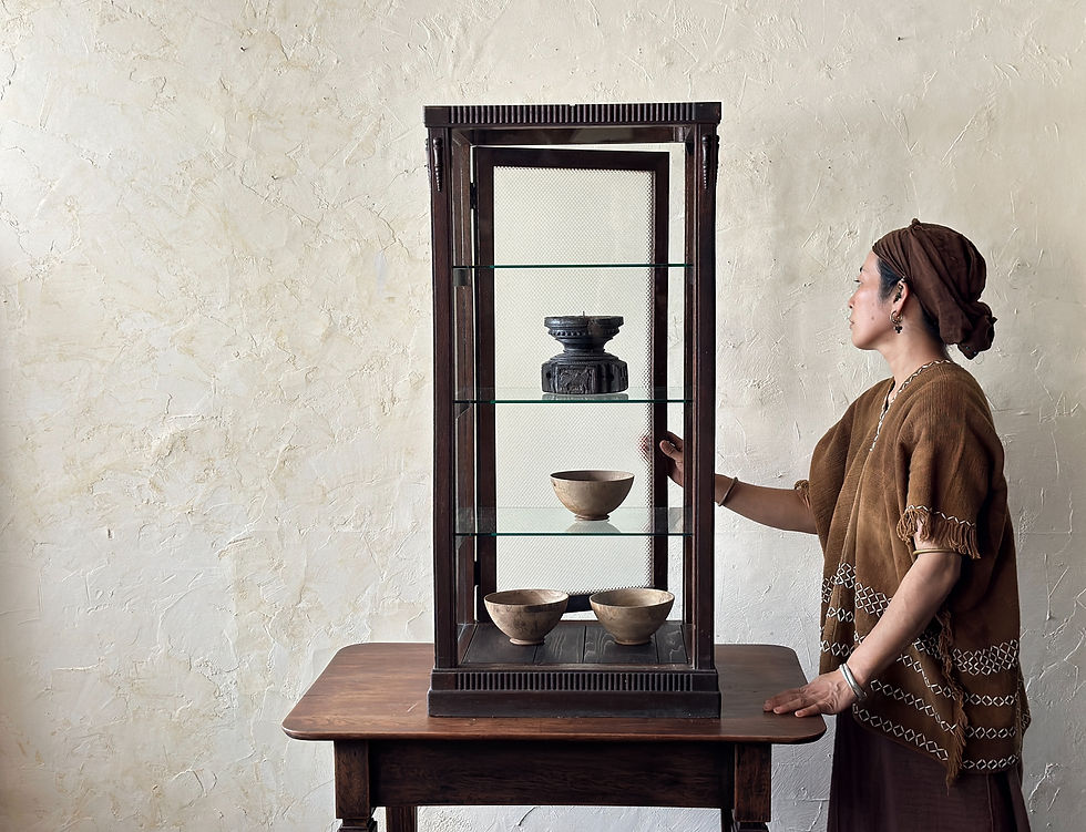 Japan antique wooden showcase