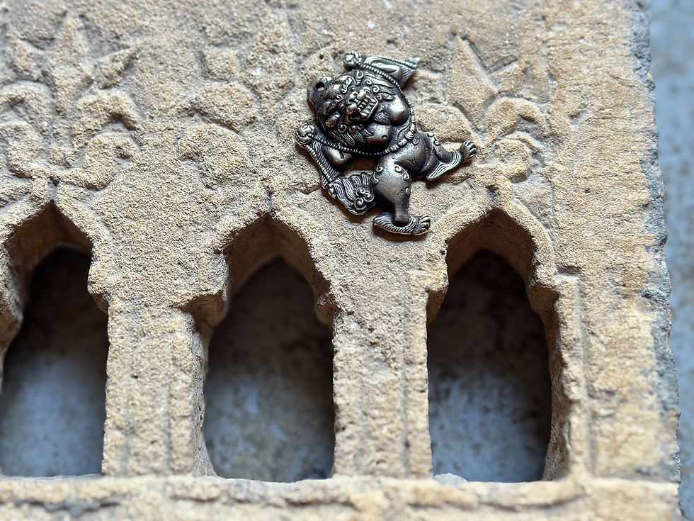 サムネイル： Tibetan Snow Lion vintage Netsuke