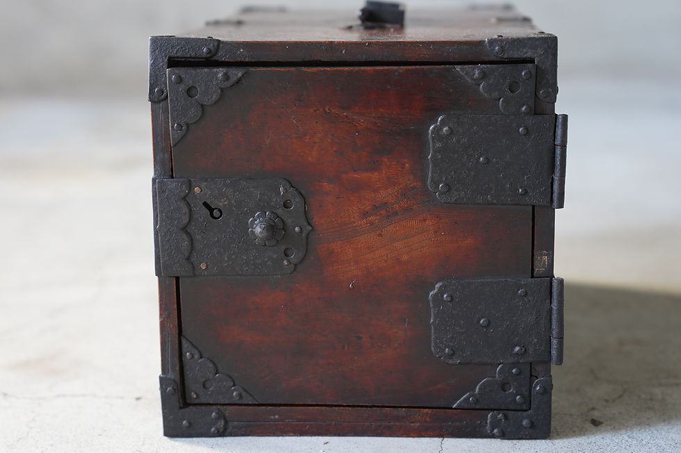 サムネイル： Japan antique wooden cash box