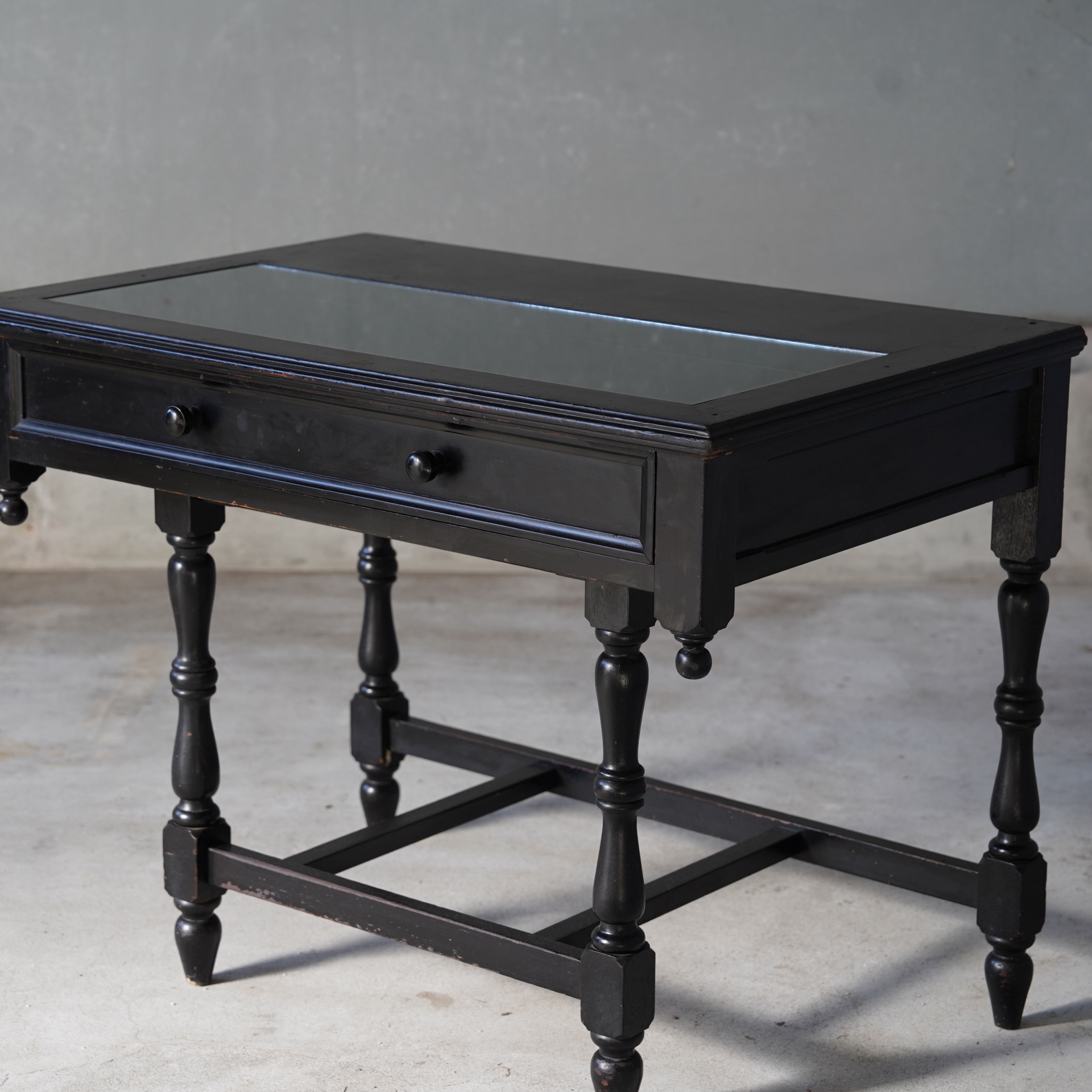 Japanese antique showcase table