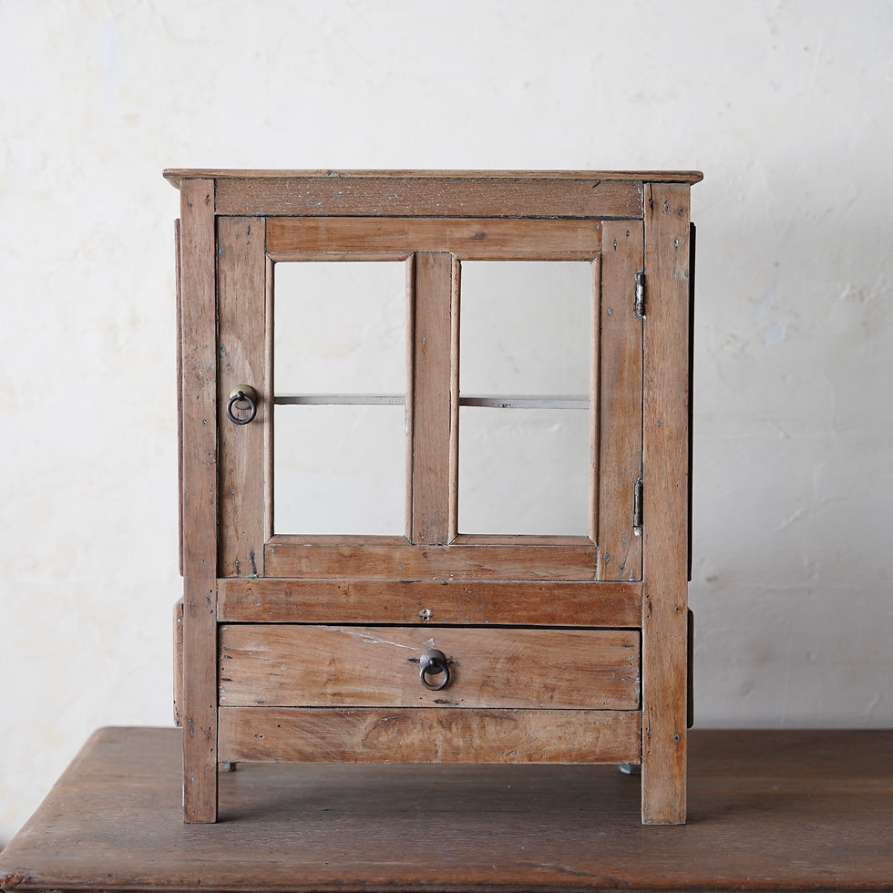 サムネイル： ベトナム ヴィンテージ ほつれ古材テーブルショーケース