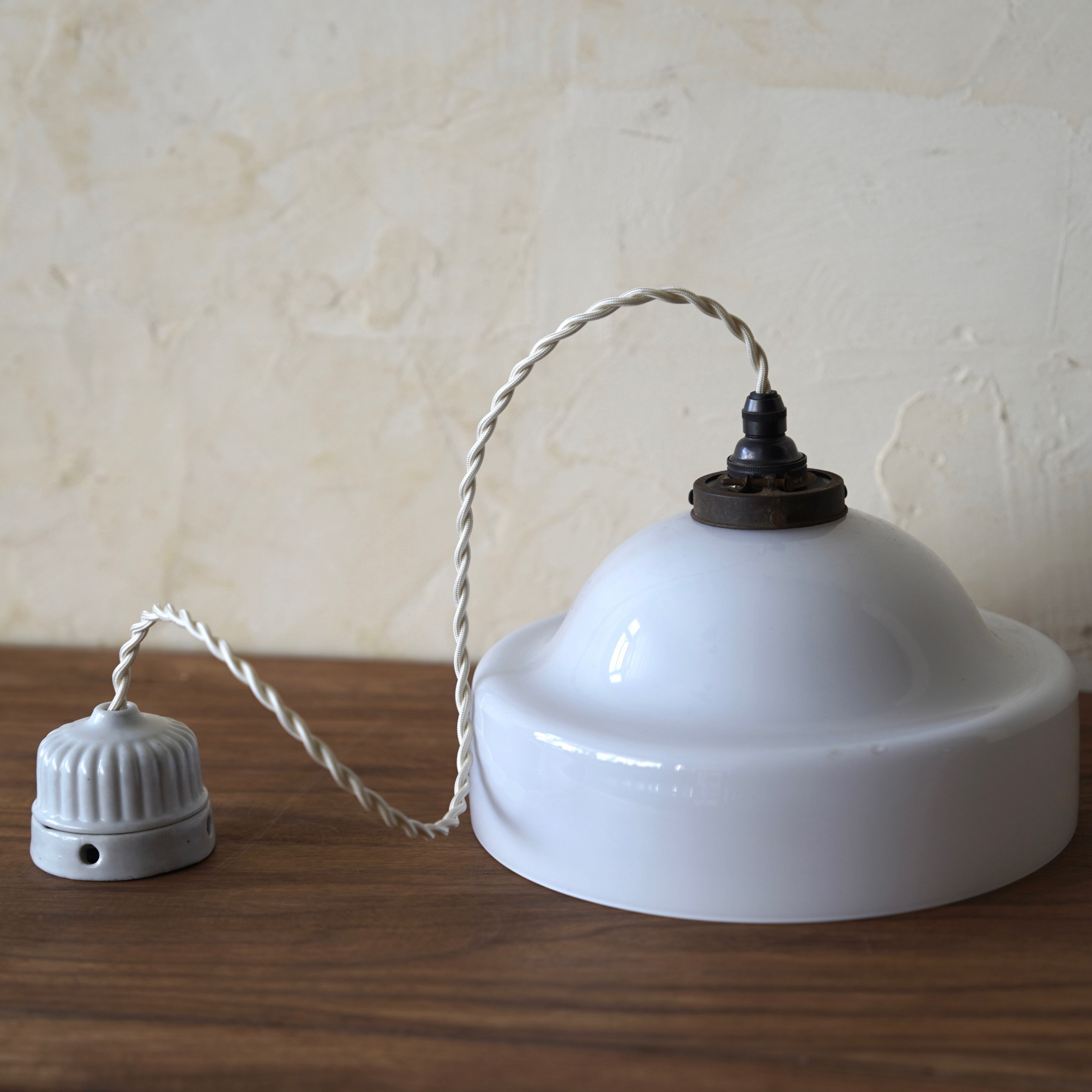 日本 アンティーク 乳白ペンダントライト 陶器製シーリングカバー付き