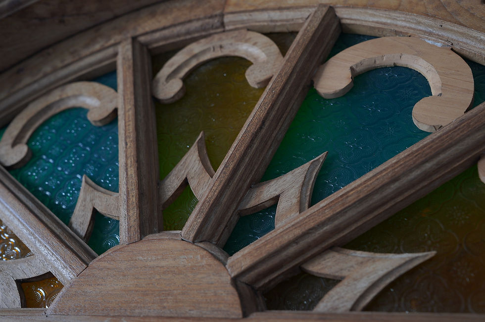 サムネイル： India antique teakwood arch door