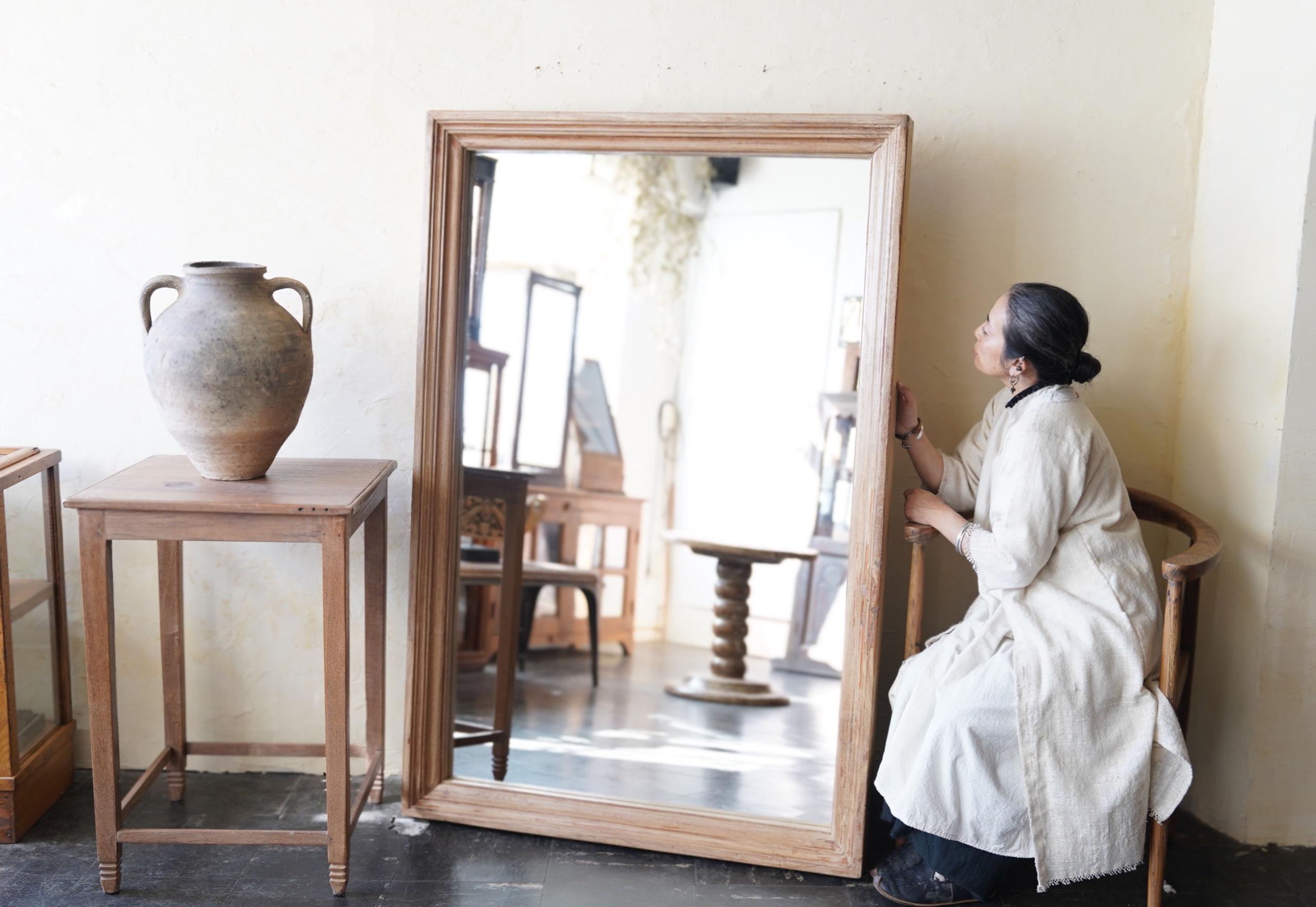 India antique teakwoodflame mirror ①