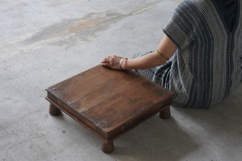 インド木製テーブル India tribal low tea table ① | TABULE アジアのアンティーク家具
