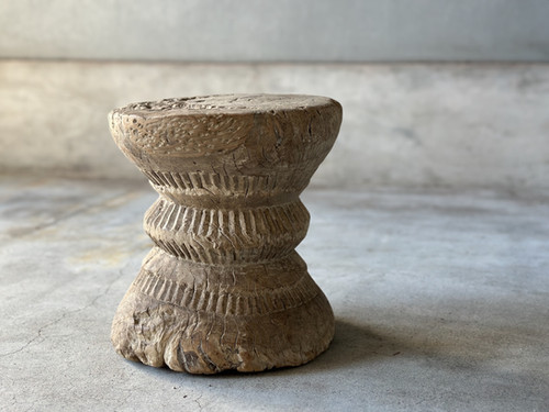 india antique tribal stool | TABULE アジアのアンティーク家具