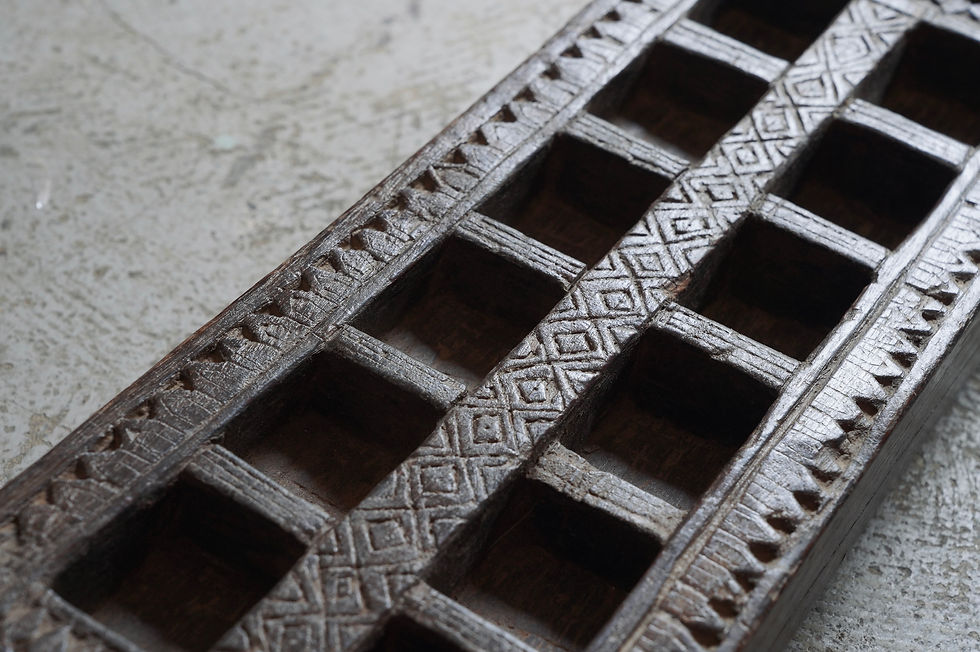 サムネイル： india antique tribal wooden item n