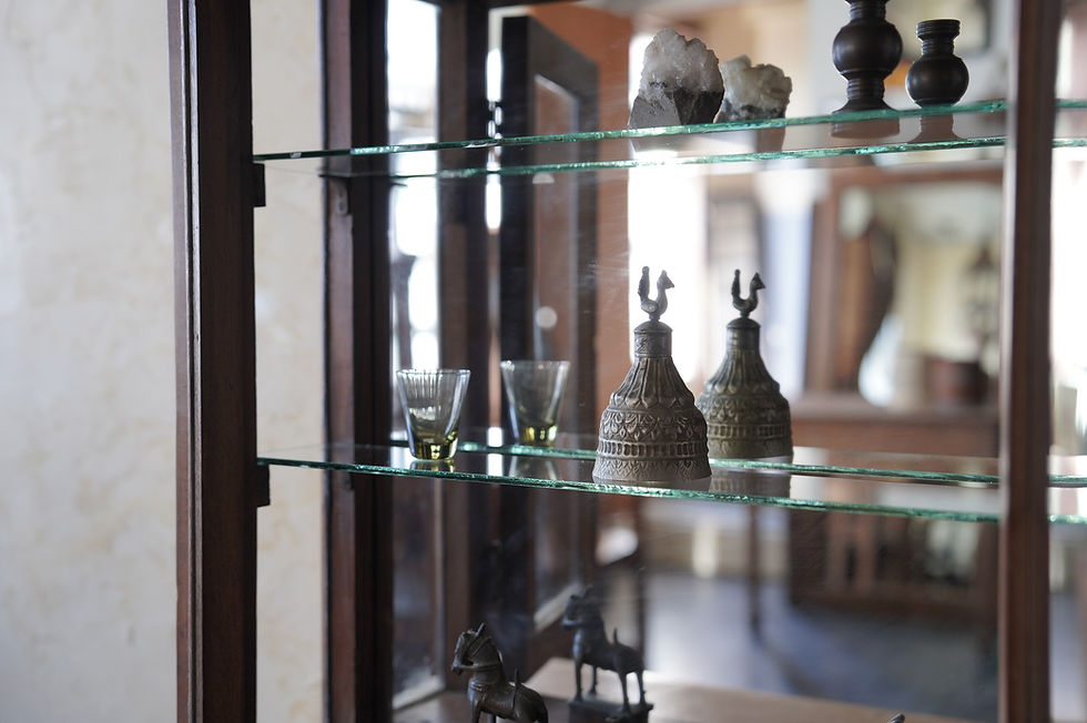 サムネイル： india antique teakwood mirror wall showcase