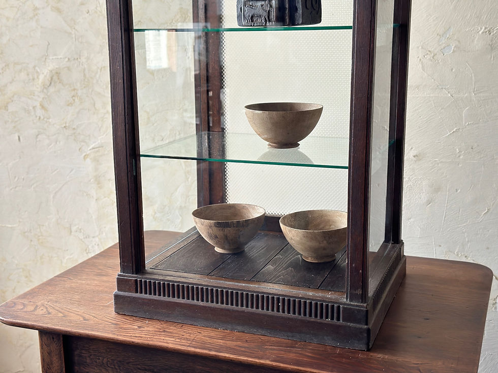サムネイル： Japan antique wooden showcase