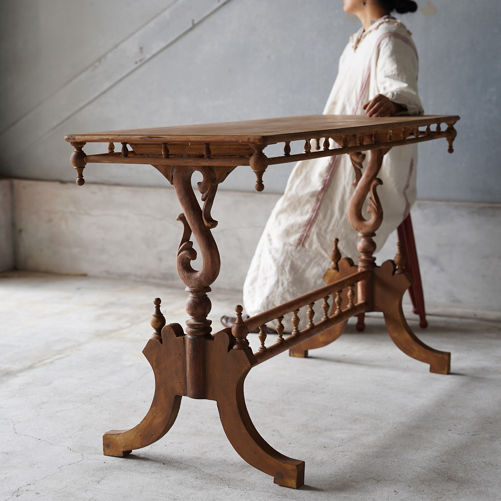 サムネイル： ベトナム ヴィンテージ アカシア轆轤引きデザイン センターテーブル