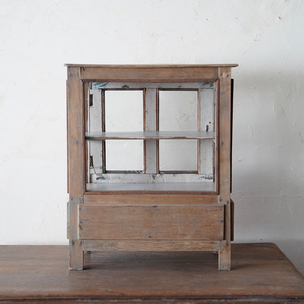 サムネイル： ベトナム ヴィンテージ ほつれ古材テーブルショーケース