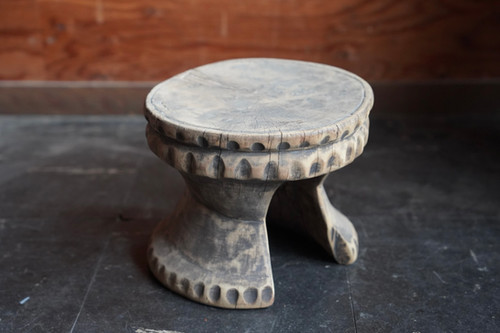 India antique tribal stool a | TABULE アジアのアンティーク家具
