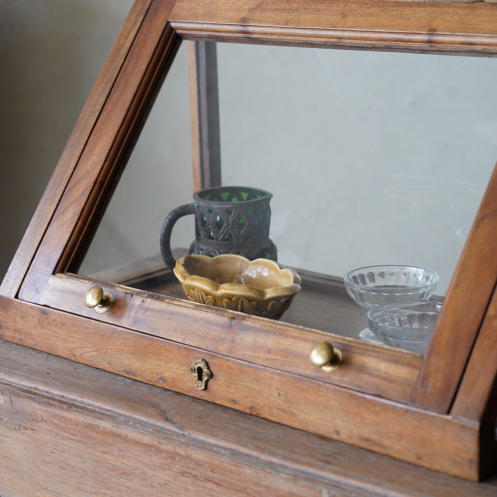 サムネイル： Reclaimed Indian Acacia Wood Showcase