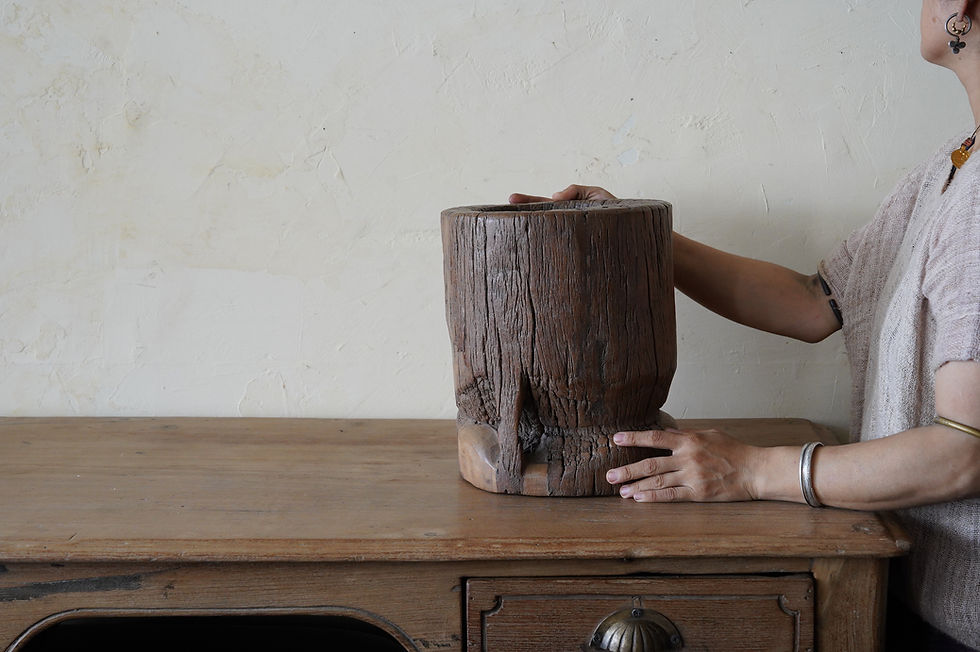 サムネイル： West Indian antique ethnic tribal wooden vessel folk art ④