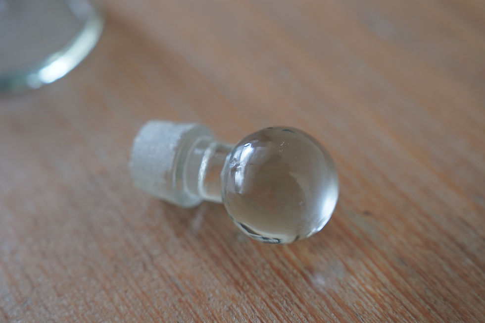 サムネイル： India vintage glass pot with lid