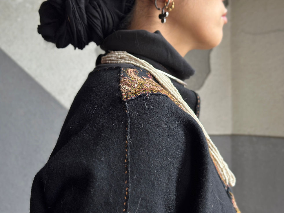 サムネイル： East Indian  Nagaland Antique Tribal Accessories②