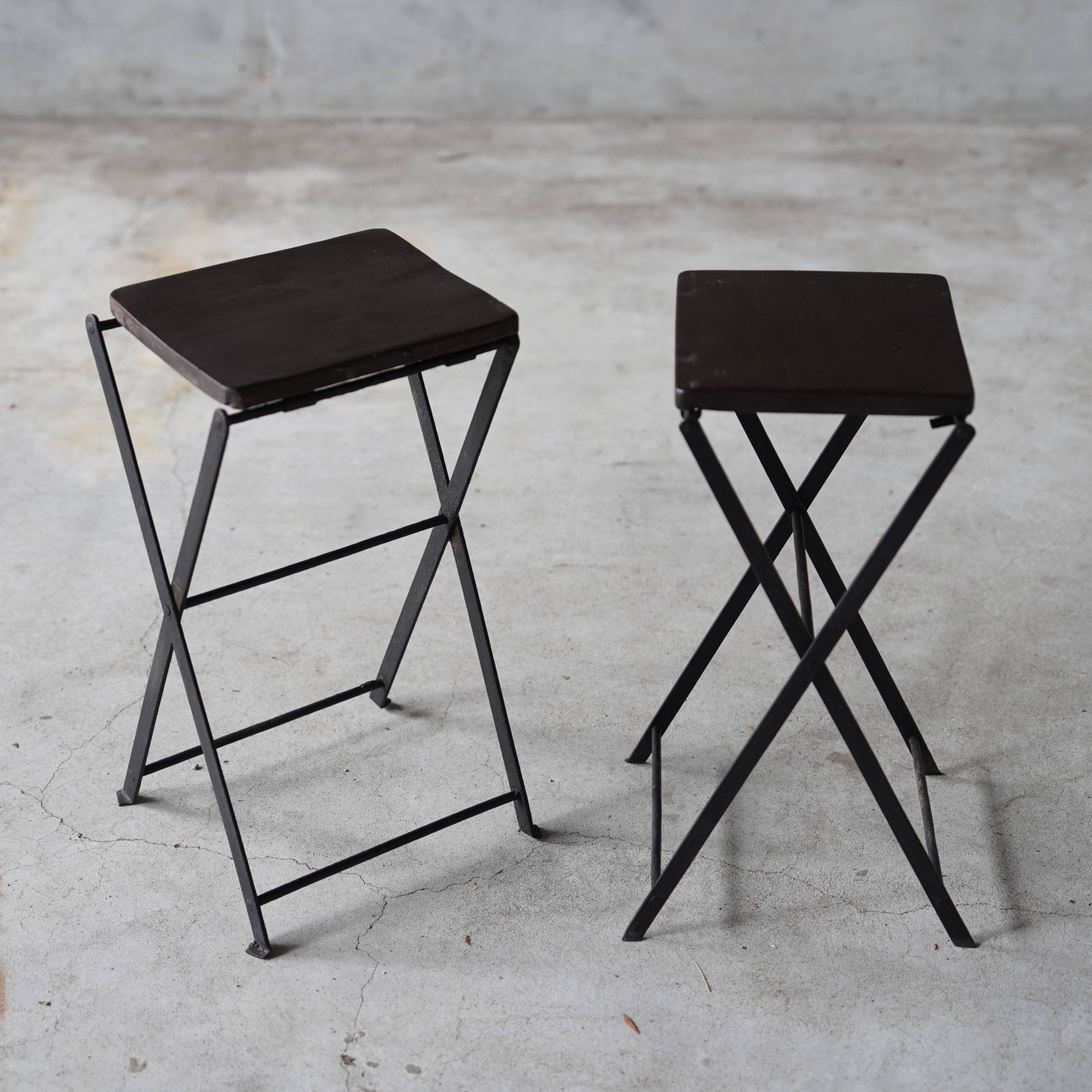 ベトナム ヴィンテージ アイアン折り畳みスツール