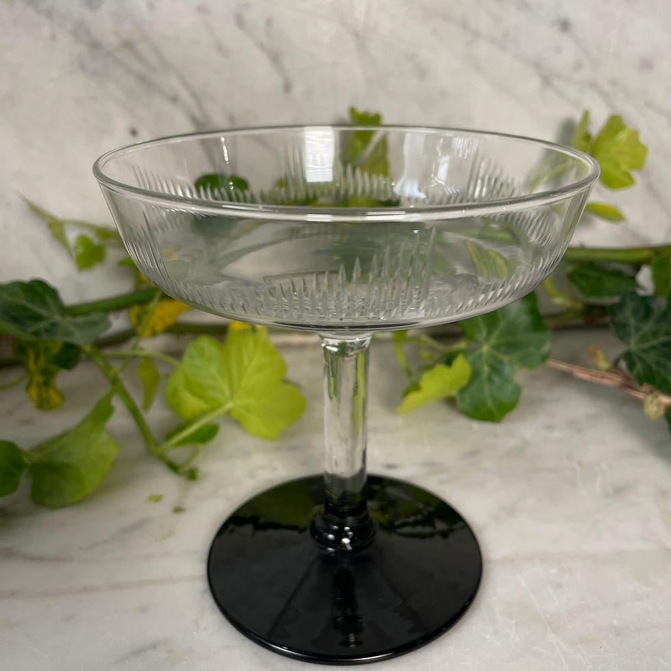 Thumbnail: A Set of 4 Large Champagne coupes