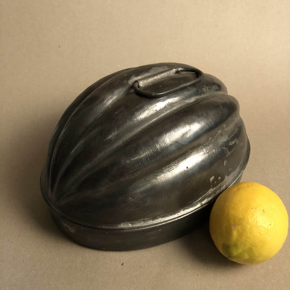 Thumbnail: Oval Tin Kitchen Mould