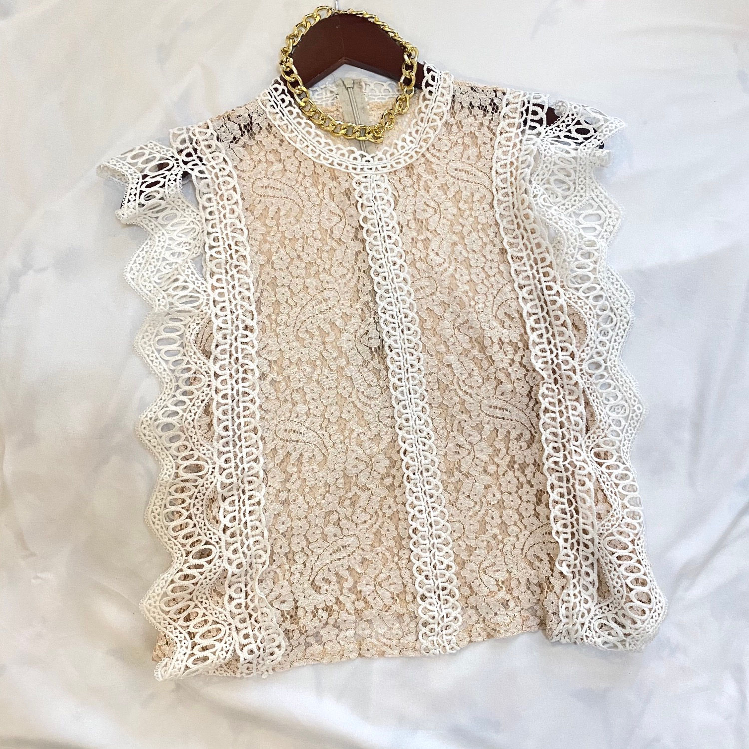 D582  Beautiful self portrait lace top