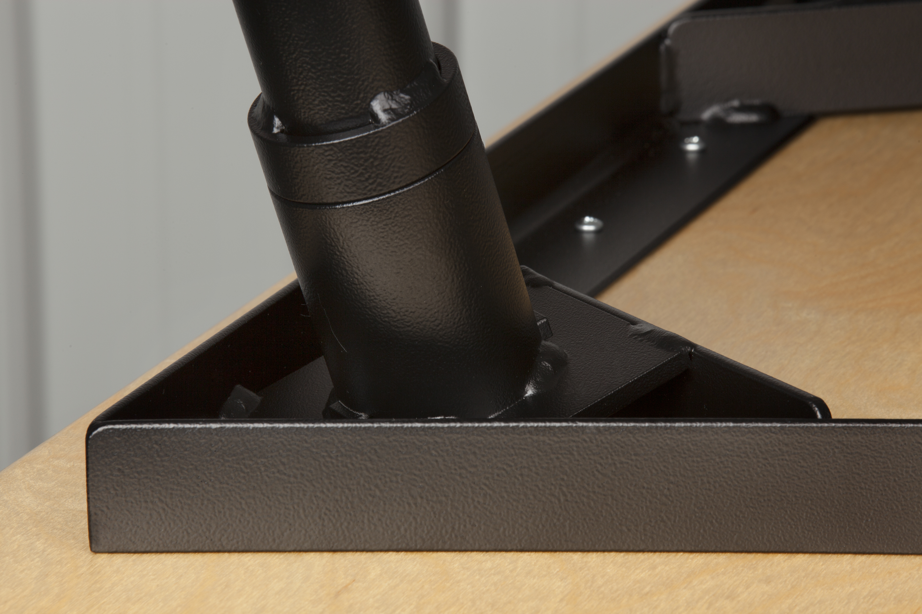 Socket with Leg