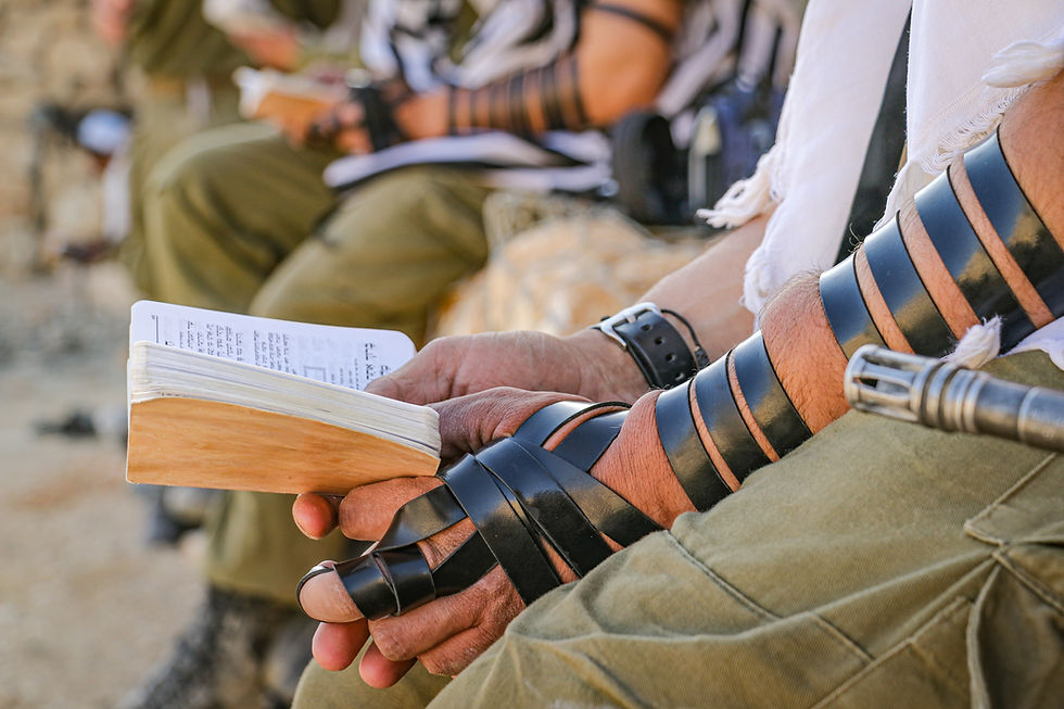 IDF Soldier praying