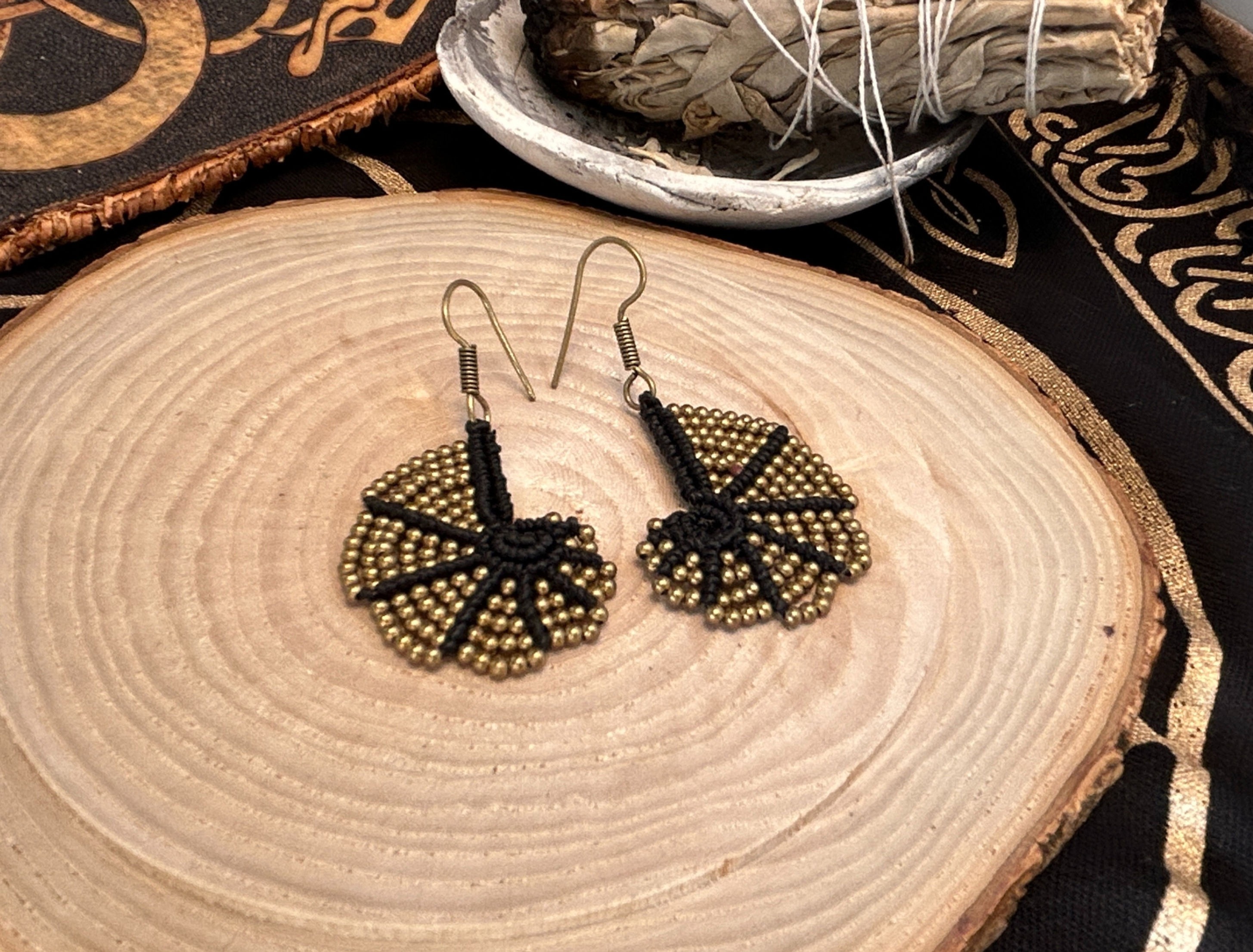 Makrame AmmonitMessing-Ohrringe