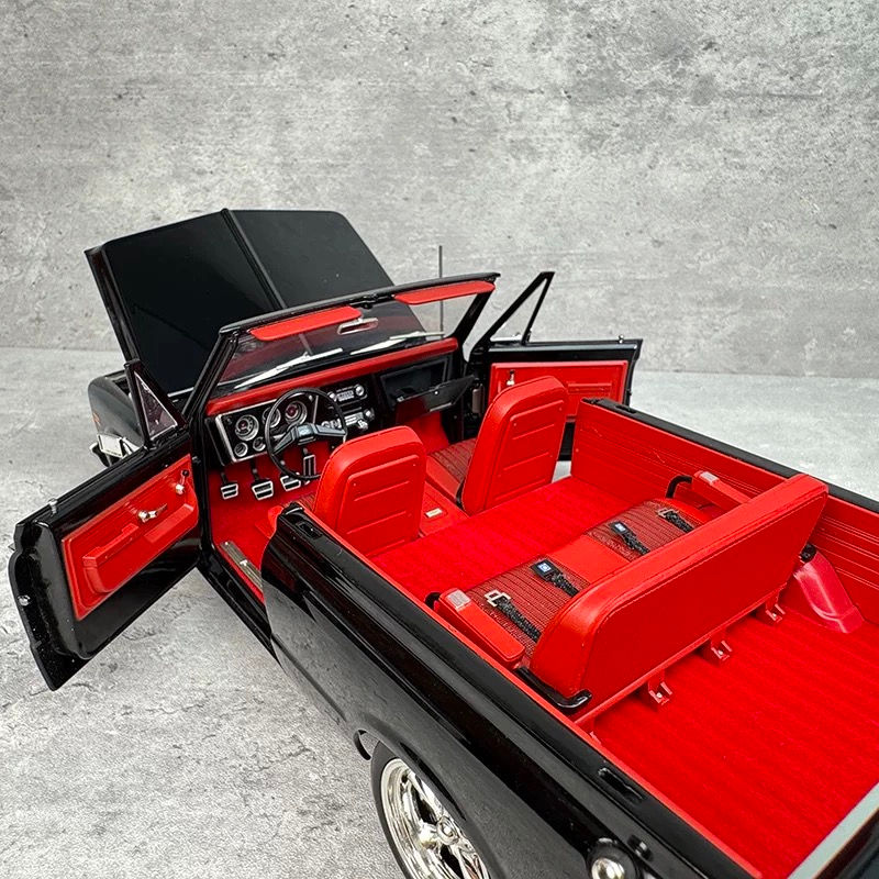 Thumbnail: ACME 1/18 1972 Chevrolet Blazer Die-Cast Car Model
