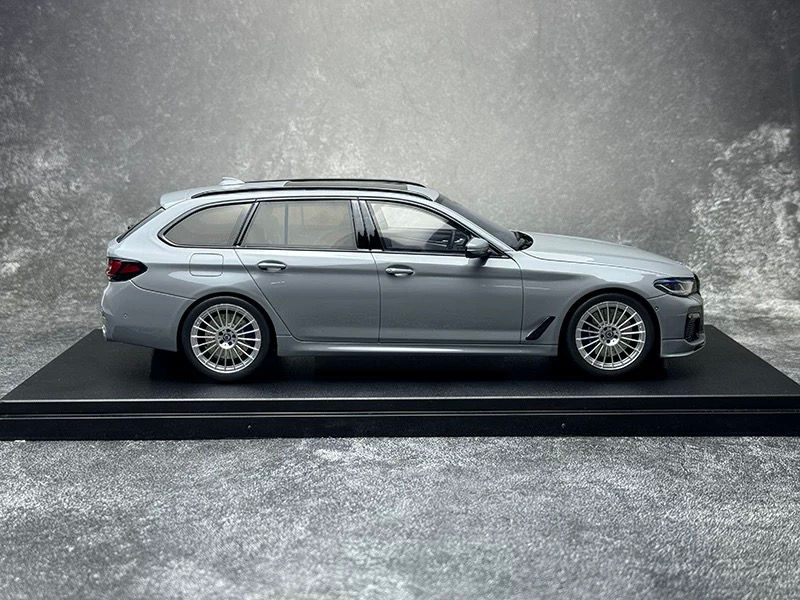 Thumbnail: GT SPIRIT 1:18 BMW 5 Series Touring Alpina B5 Touring(G31) Car Model