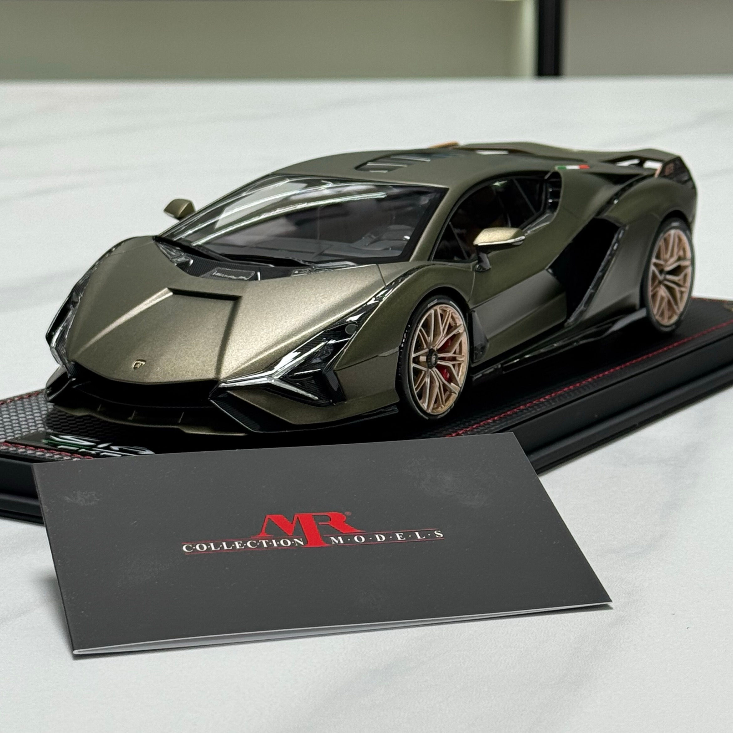 MR 1:18 Lamborghini SIAN Roadster FKP37 Lightning Convertible Resin model
