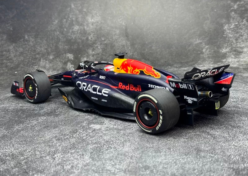 Thumbnail: Mini Cut 1:18 Red Bull F1 RED BULL RB20 Verstappen 2024 F1 Racing Car Mode