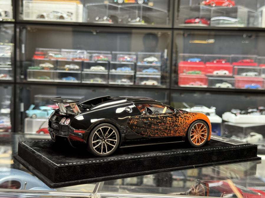 Thumbnail: HH Model 1:18 Bugatti Veyron Resin Car Model