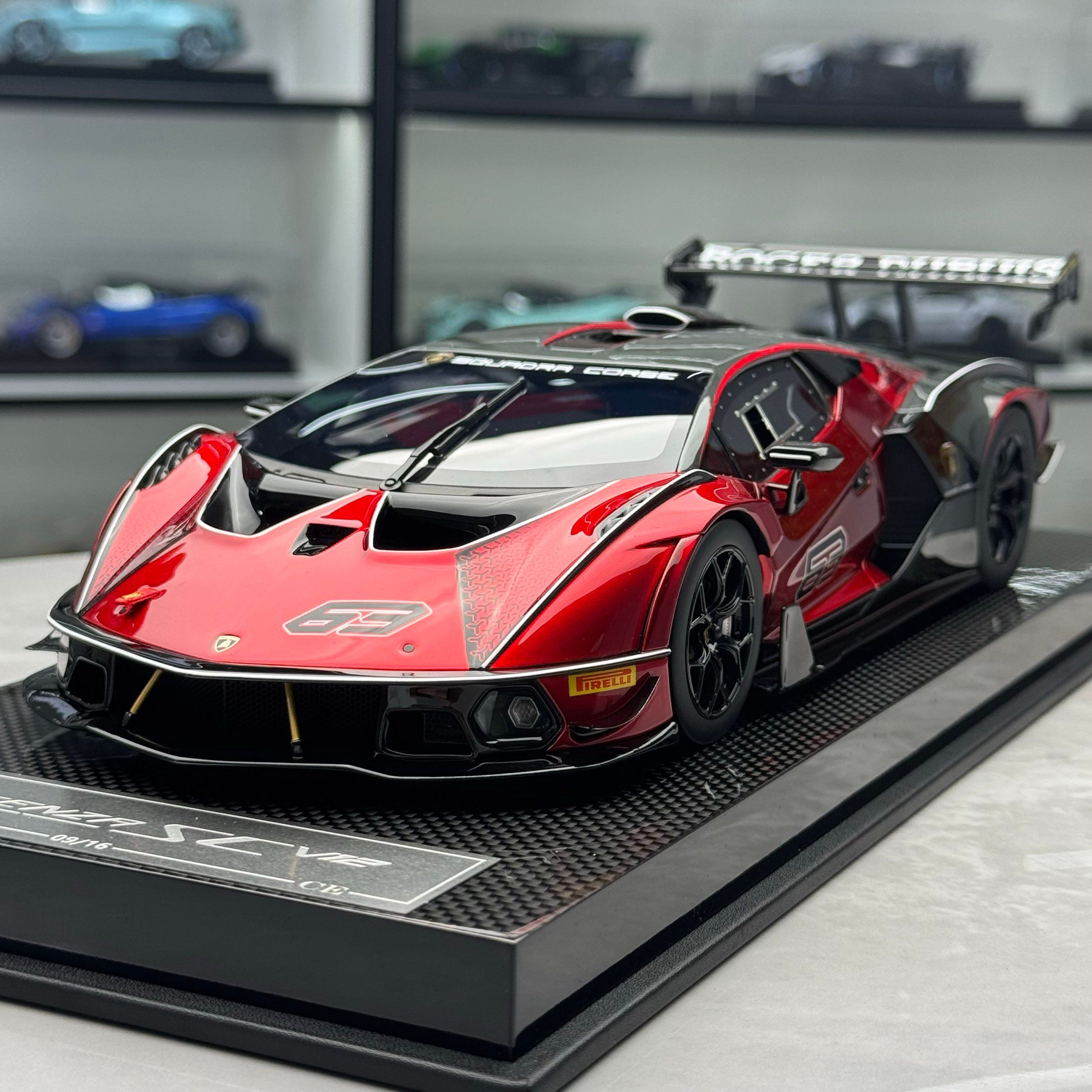 CE Lamborghini Essenza SCV12 Sports Car 1:18 Limited Edition Resin Model Car