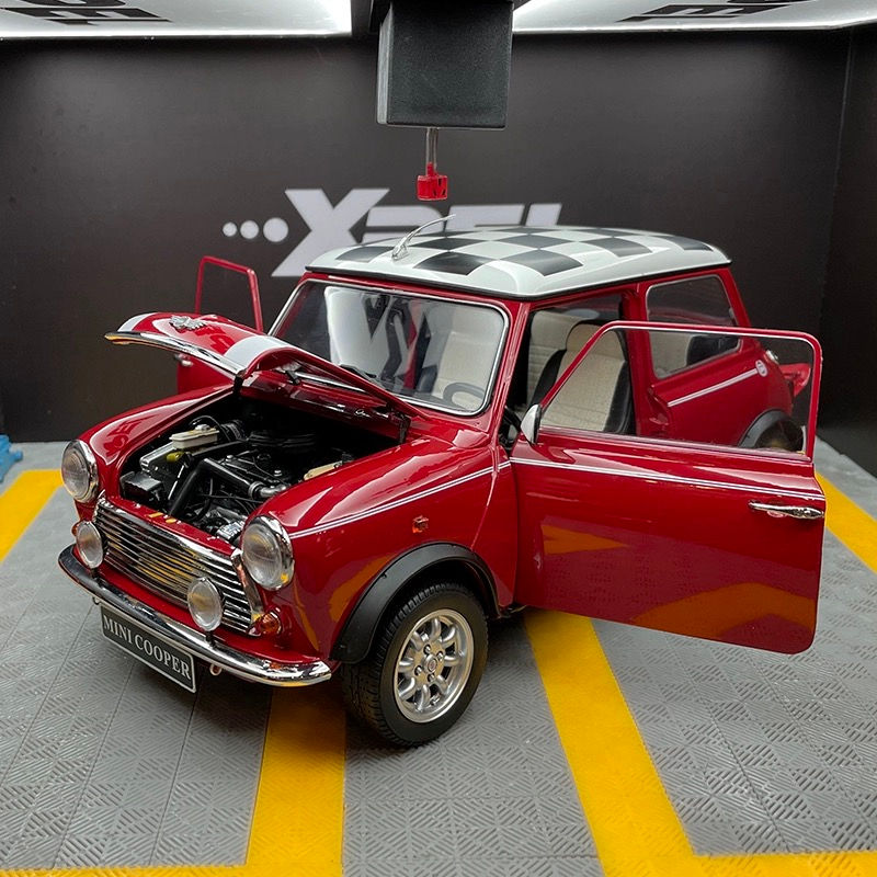 Thumbnail: Kiloworks 1:12 BMW Mini Cooper Cuban Cooper Alloy Full Open Car Model