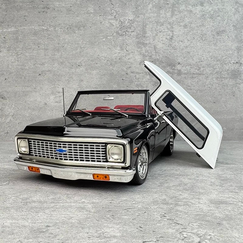 Thumbnail: ACME 1/18 1972 Chevrolet Blazer Die-Cast Car Model