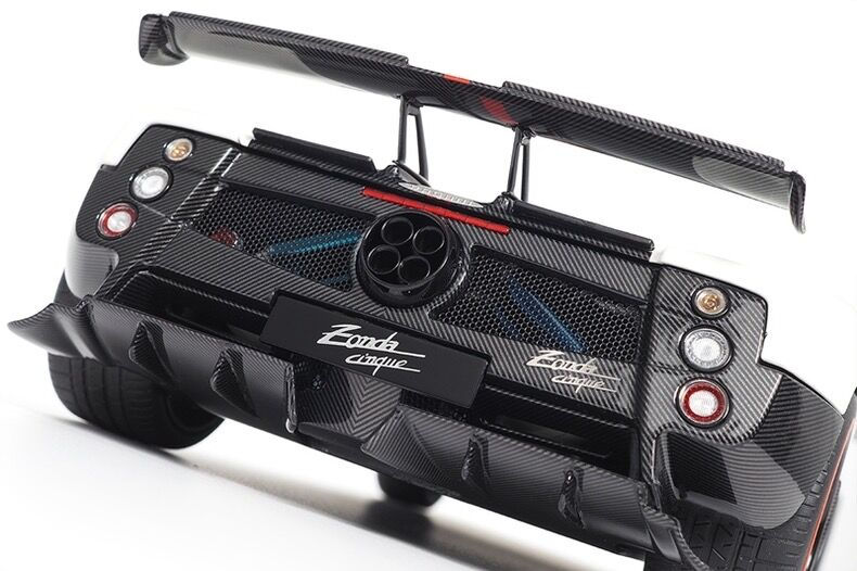 Thumbnail: Almost Real 1/18 Pagani Zonda Cinque 2009 Alloy Car Model