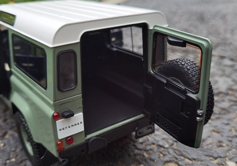 Thumbnail: 1:18 Scale Defender 110 Camel Trophy Support Vehicle 1993 Metal Diecast Model Ca
