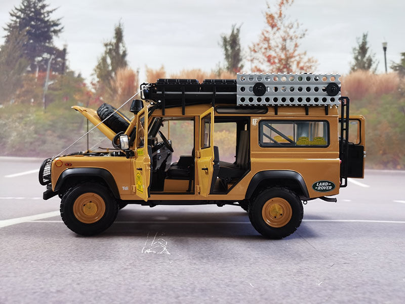 Thumbnail: 1:18 Scale Defender 110 Camel Trophy Support Vehicle 1993 Metal Diecast Model Ca