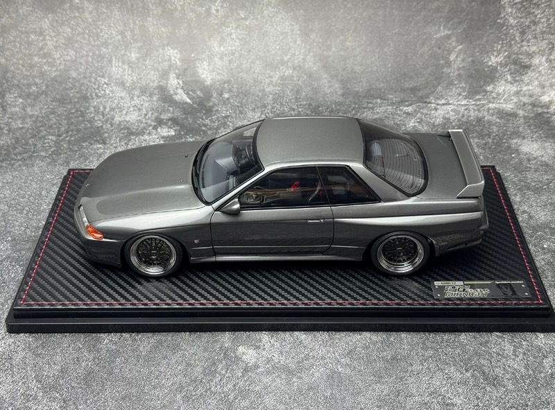Thumbnail: IG 1:18 Midnight Bay Area Nissan GT-R R32 Die-Cast Car Model with Figure