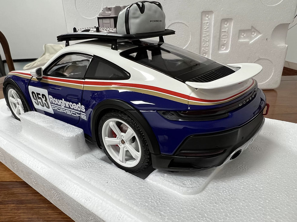 Thumbnail: Mini Cut Porsche 911 DAKAR Alloy Metal Car Model 1/18