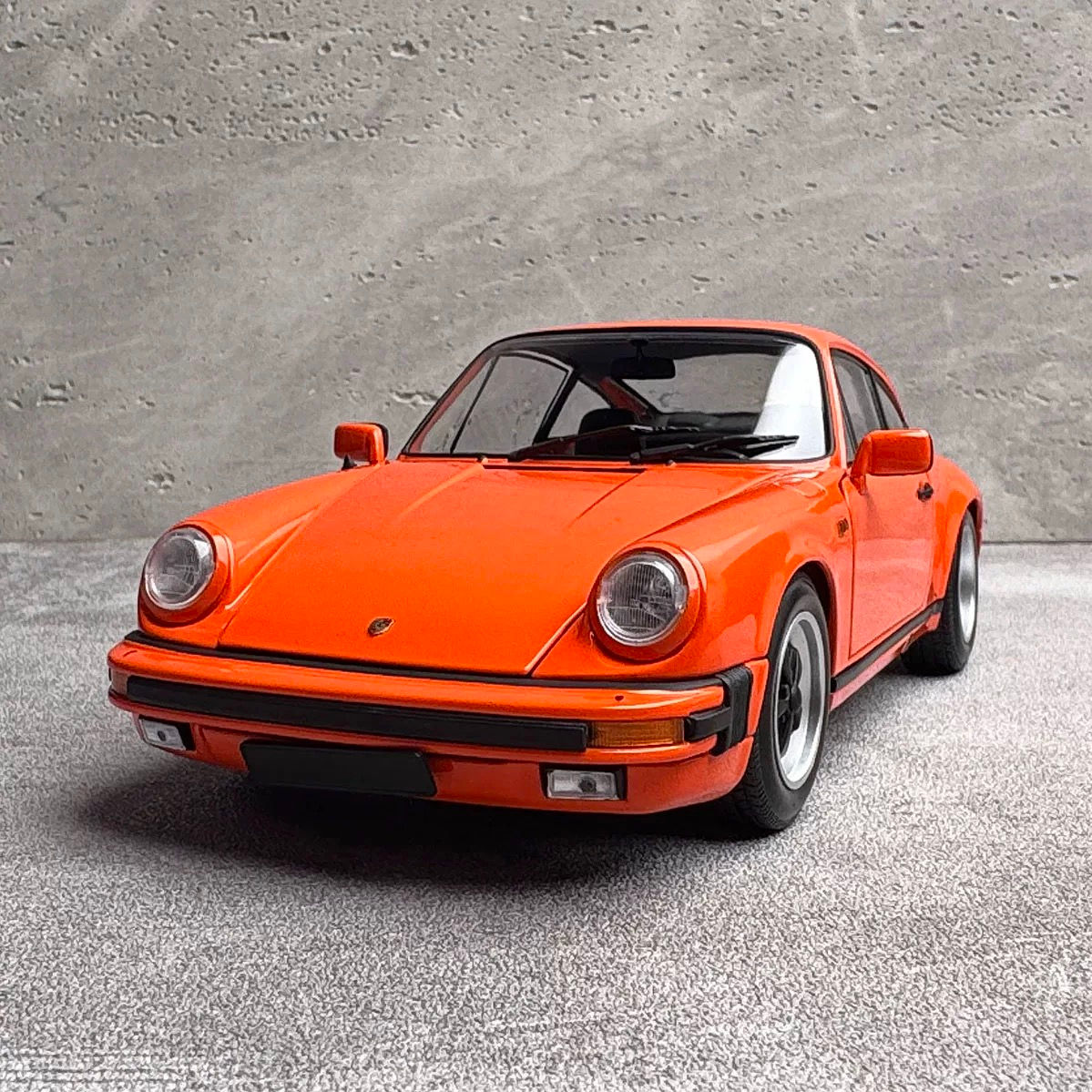 Mini Cut 1:18 Porsche 911 1983 CARRERA 3.2 TARGA Alloy Car Model
