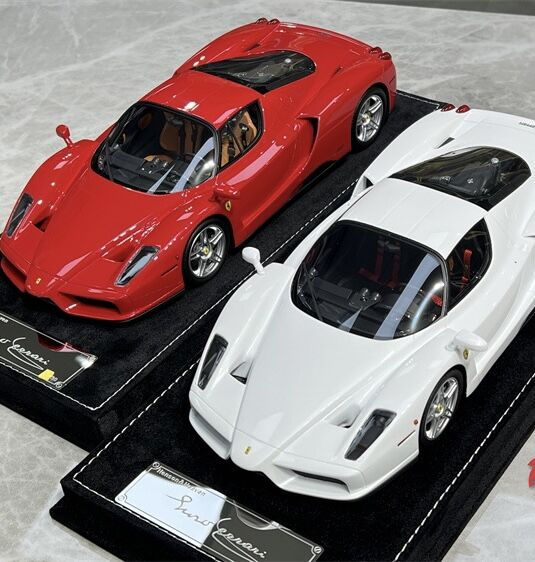 Thumbnail: HH Model 1:18 Ferrari Enzo Enthusiast Classic Resin Car Model