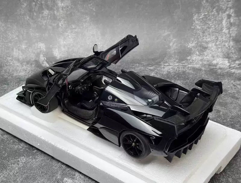 Thumbnail: AutoArt 1:18 McLaren Senna GTR model car