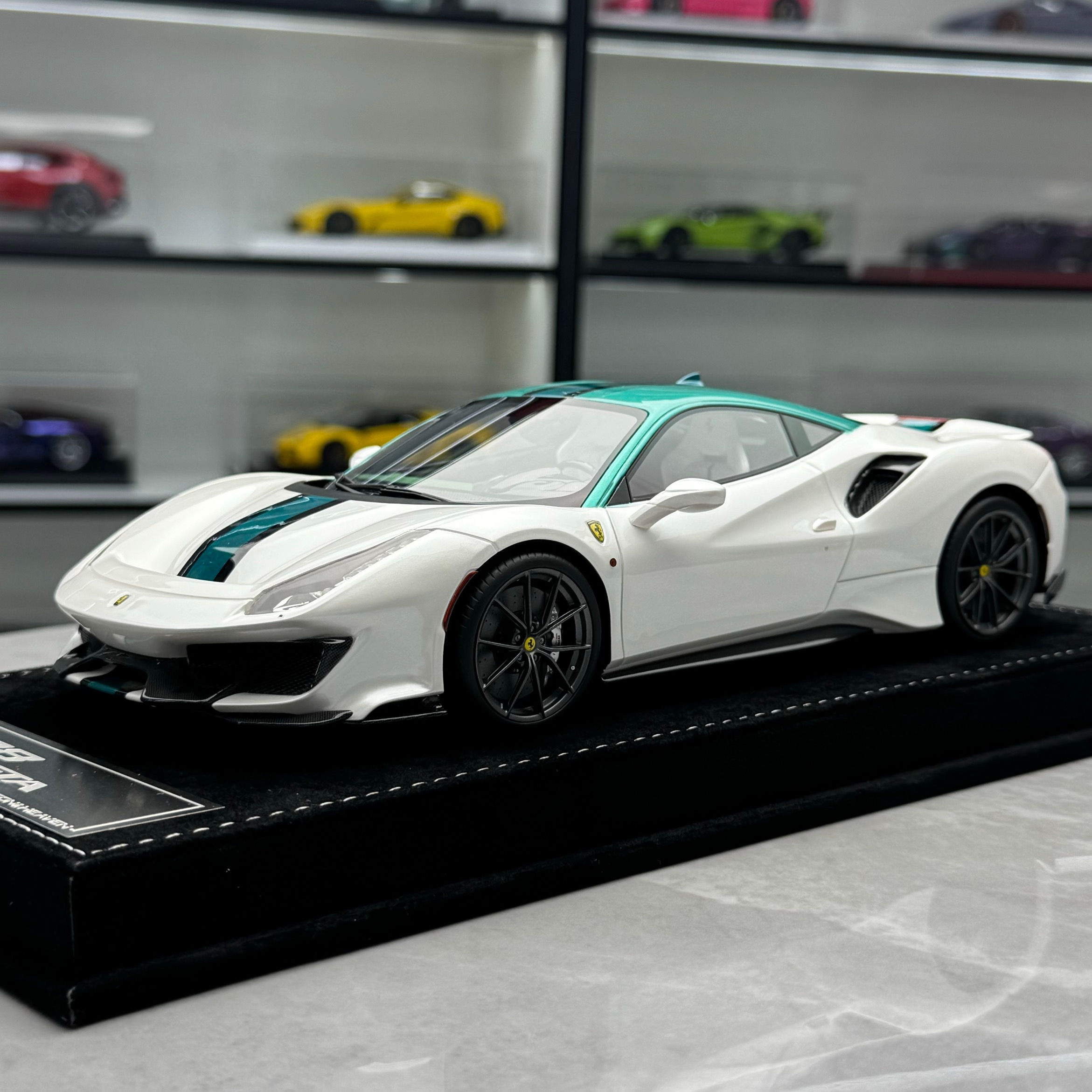 HH Model 1:18 Scale Ferrari 488 Pista Resin Car Model